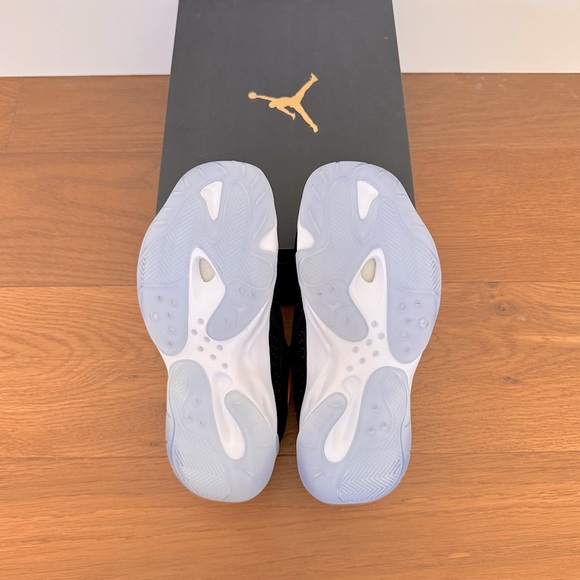 AIR JORDAN 11 CMFT LOW (GS), 4Y - Picture 7 of 9